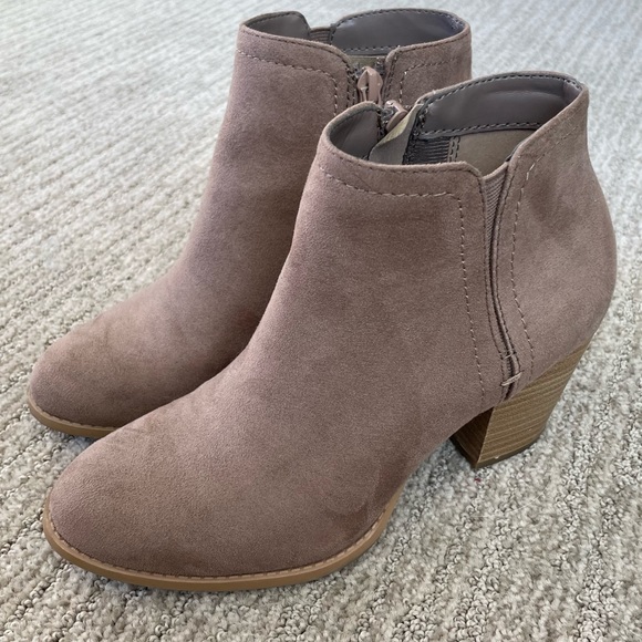 Cityclassified Shoes - ‼️FINAL PRICE‼️ Cityclassified Tan Suede Ankle Boots